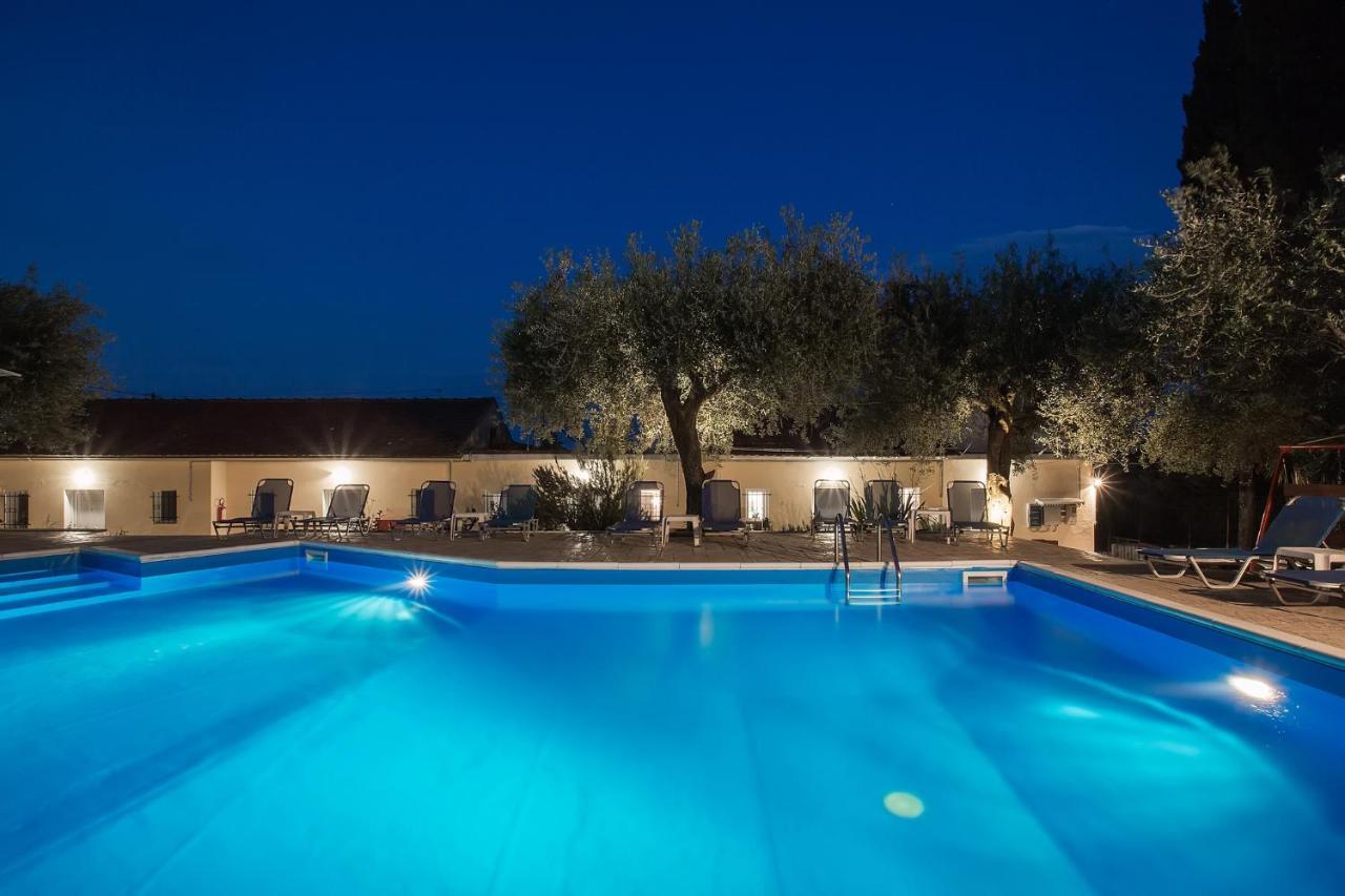 Olive Grove Poolside Apartments Benícesz Kültér fotó
