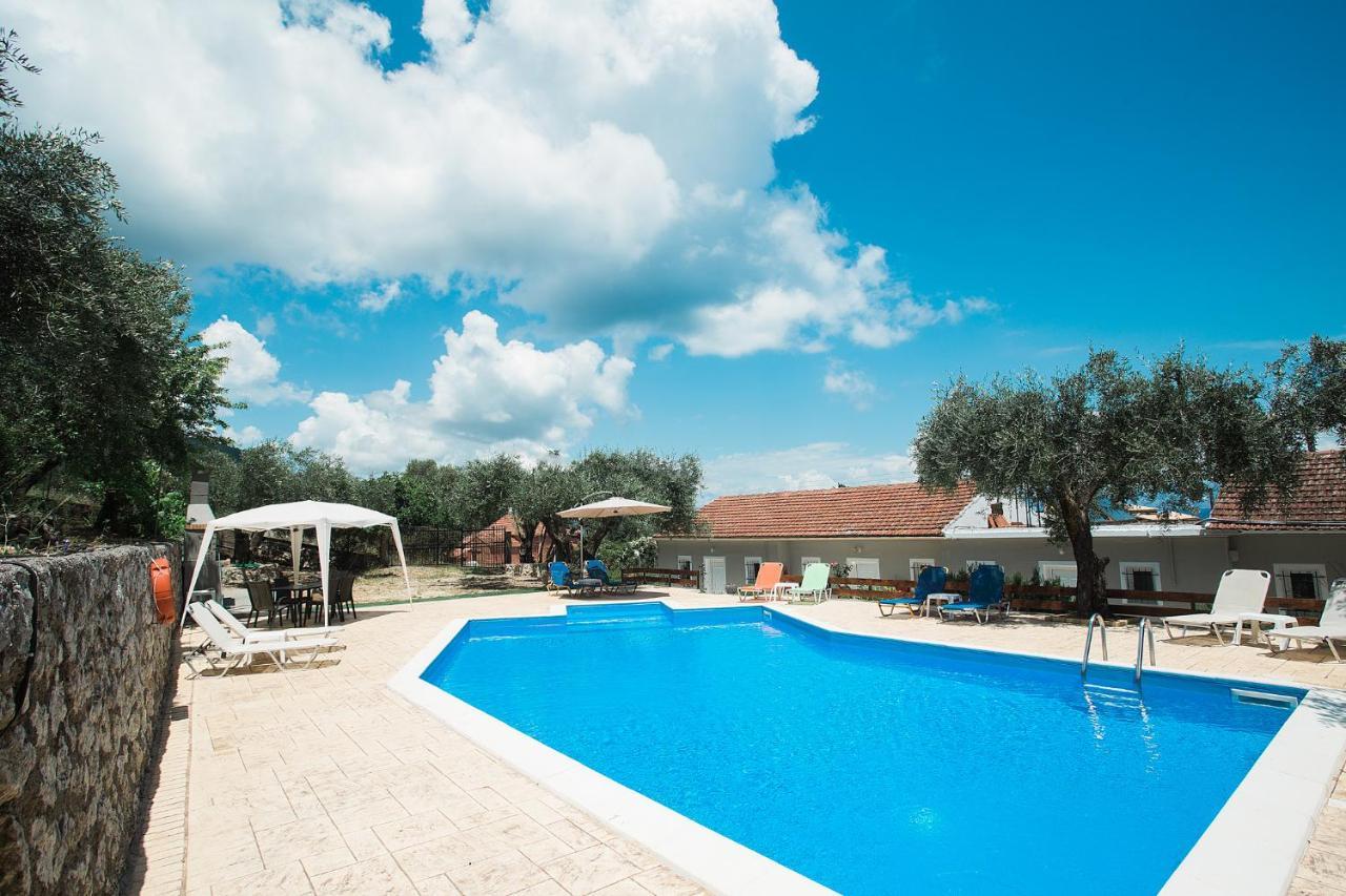 Olive Grove Poolside Apartments Benícesz Kültér fotó