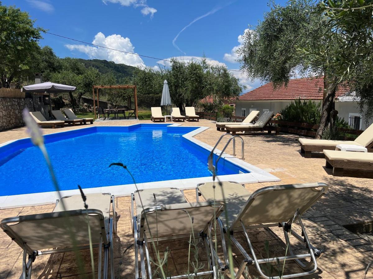 Olive Grove Poolside Apartments Benícesz Kültér fotó