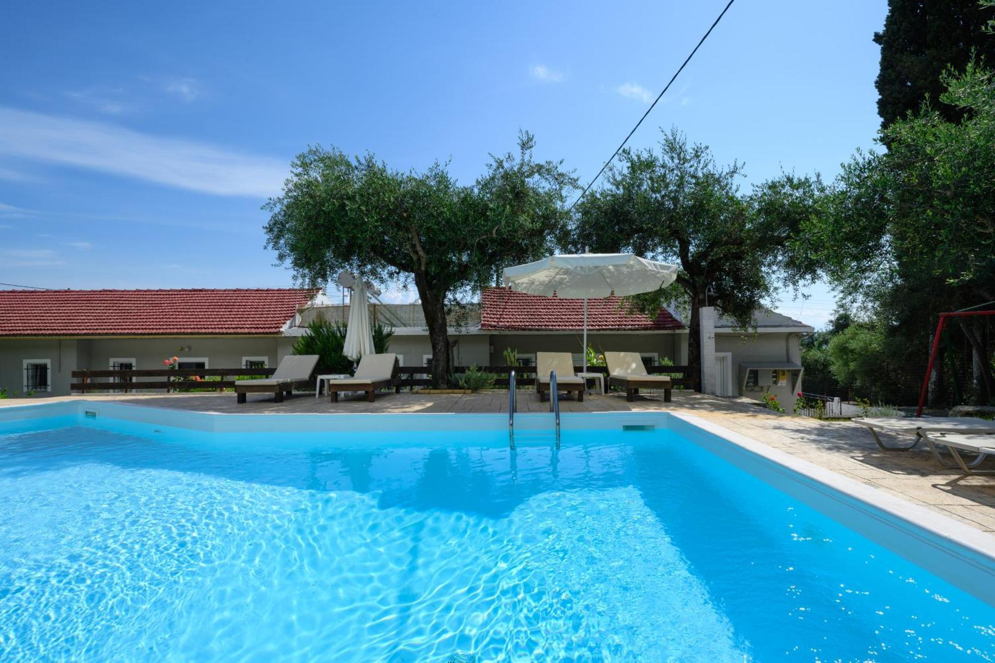 Olive Grove Poolside Apartments Benícesz Kültér fotó